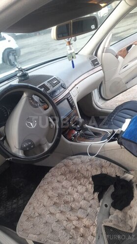 Mercedes E 240-10
