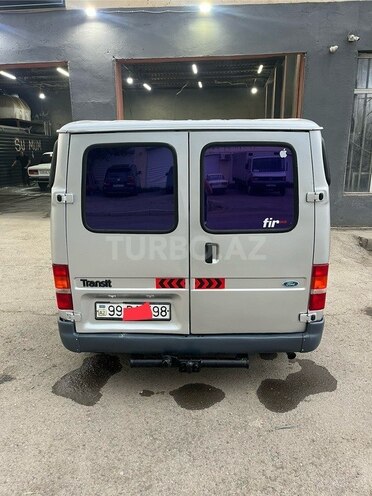 Ford Transit-2