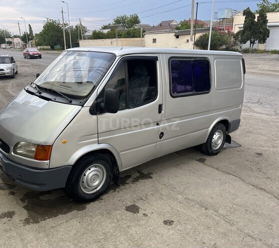 Ford Transit-4