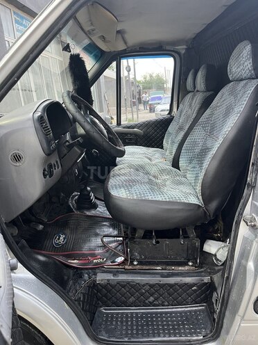 Ford Transit-3