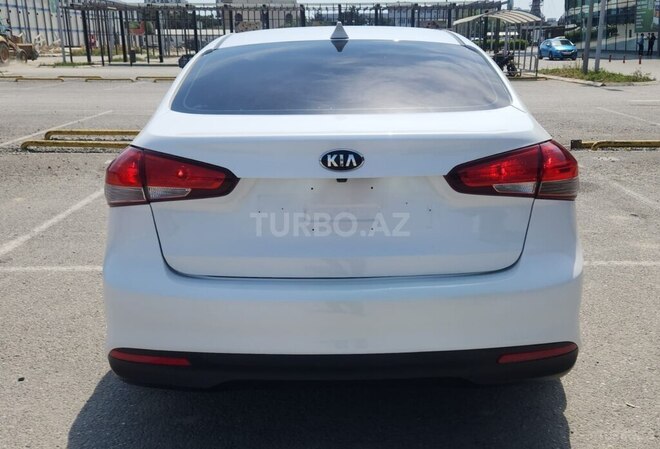 Kia Cerato-5