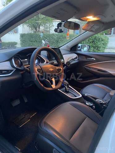 Chevrolet Onix-7