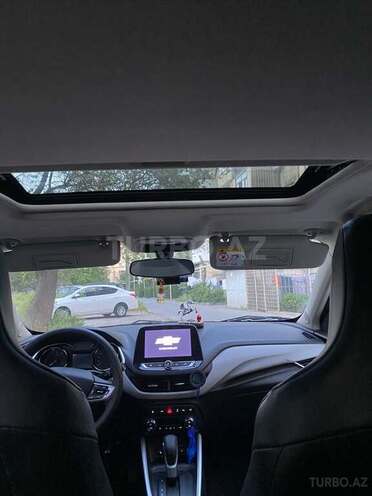 Chevrolet Onix-14