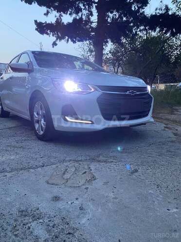 Chevrolet Onix-9