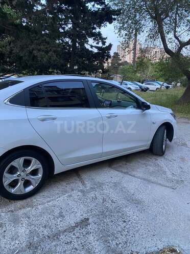 Chevrolet Onix-18