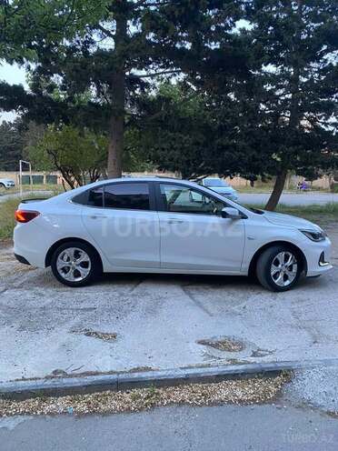Chevrolet Onix-17