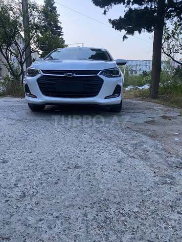 Chevrolet Onix-13