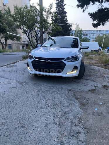Chevrolet Onix-12