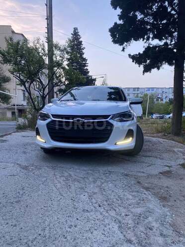 Chevrolet Onix-11