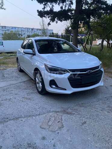Chevrolet Onix-8