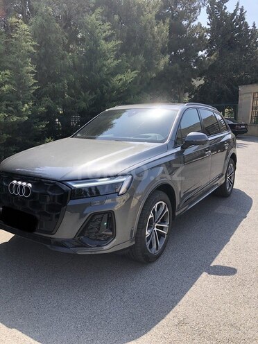 Audi Q7-6