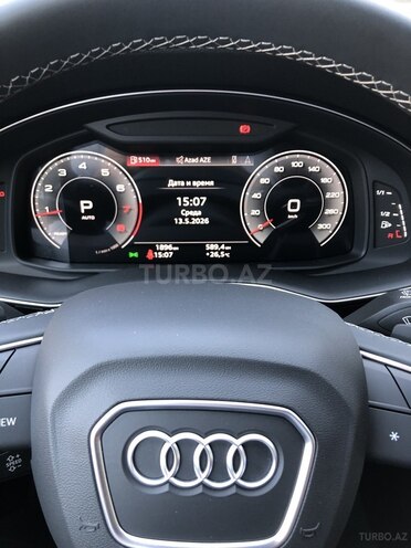Audi Q7-9