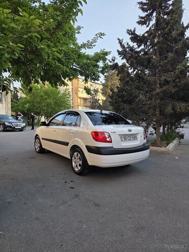 Kia Rio-4
