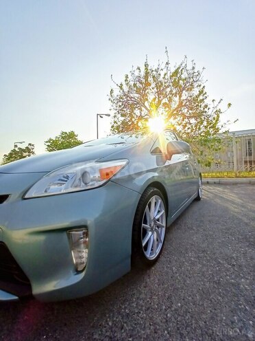 Toyota Prius-11