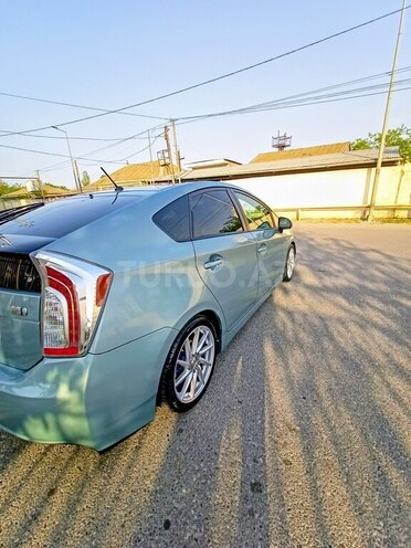Toyota Prius-13