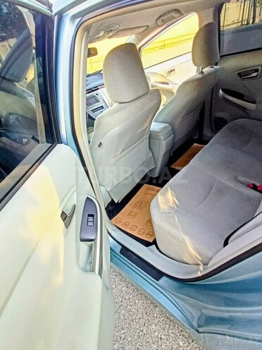 Toyota Prius-16