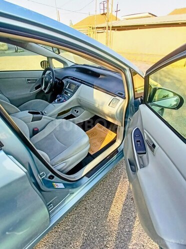 Toyota Prius-15
