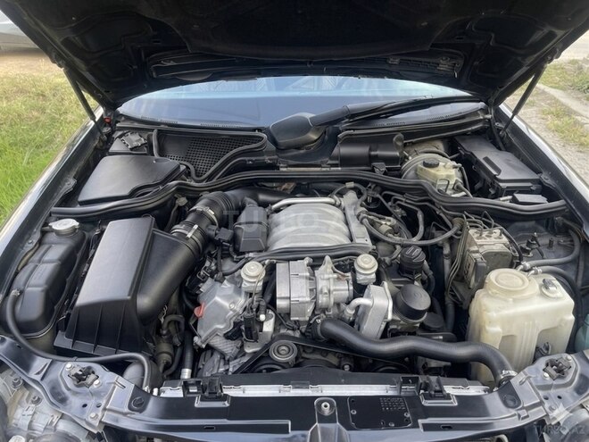 Mercedes E 240-6