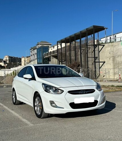 Hyundai Accent-1