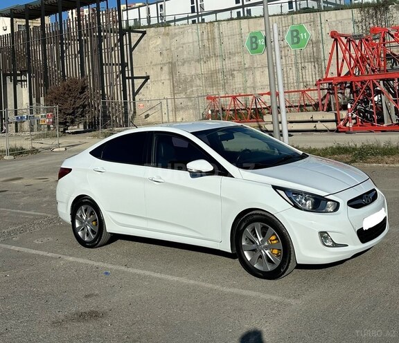 Hyundai Accent-2