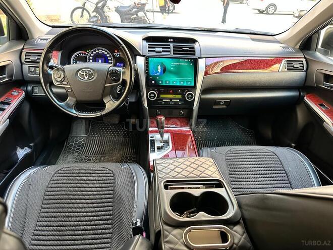 Toyota Camry-6