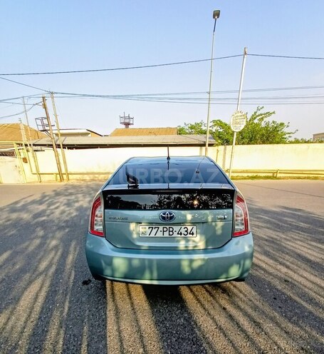 Toyota Prius-2