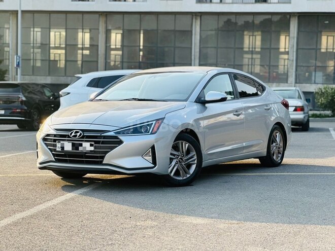 Hyundai Elantra-1