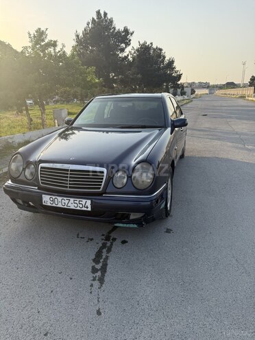 Mercedes E 200-2