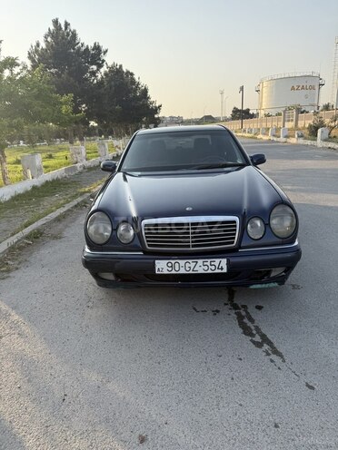 Mercedes E 200-1