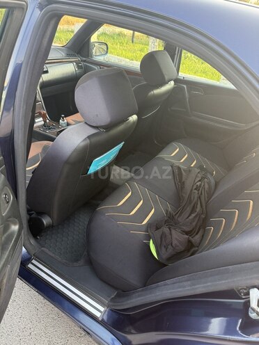 Mercedes E 200-15