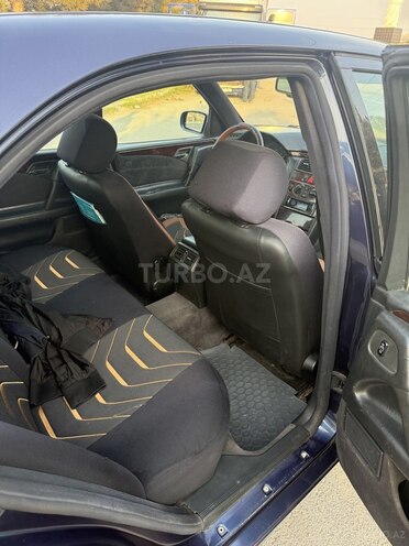 Mercedes E 200-12