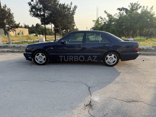 Mercedes E 200-5