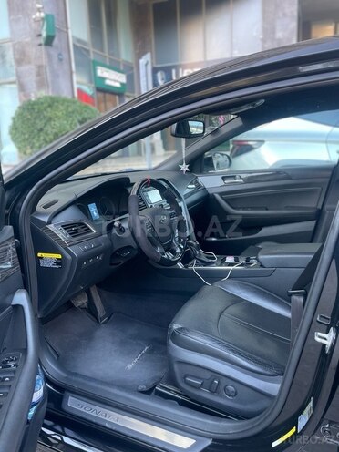 Hyundai Sonata-12