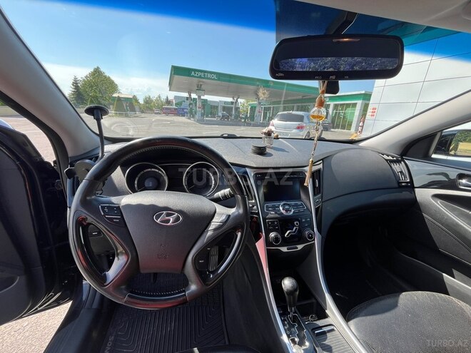 Hyundai Sonata-11