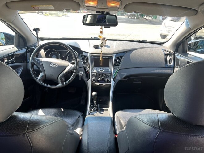 Hyundai Sonata-15