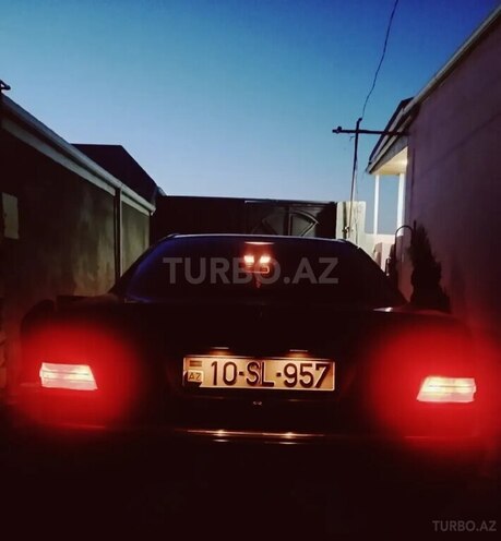 Mercedes E 240-4