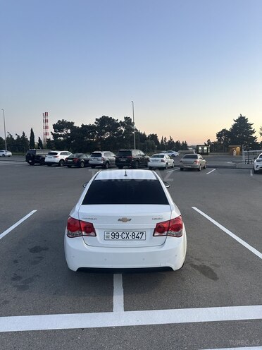 Chevrolet Cruze-12