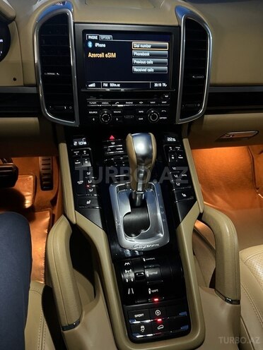 Porsche Cayenne-5