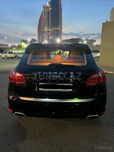 Porsche Cayenne-3