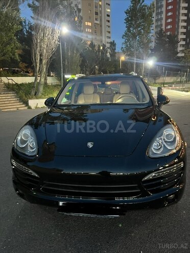 Porsche Cayenne-1