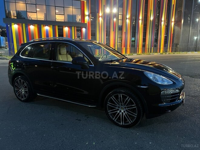 Porsche Cayenne-4