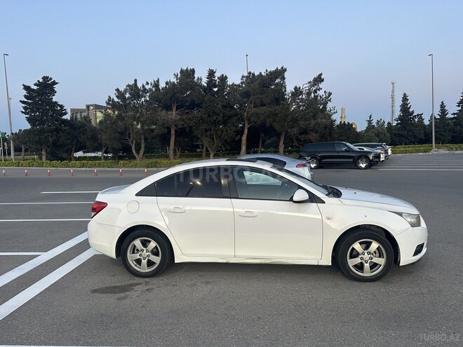 Chevrolet Cruze-15