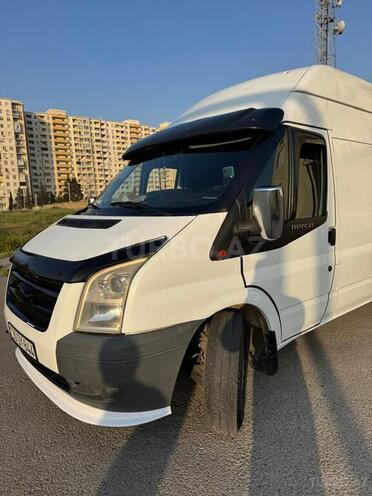 Ford Transit-4