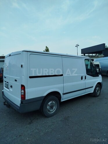 Ford Transit-3