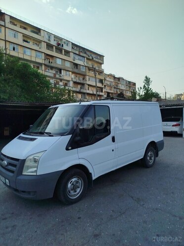 Ford Transit-2