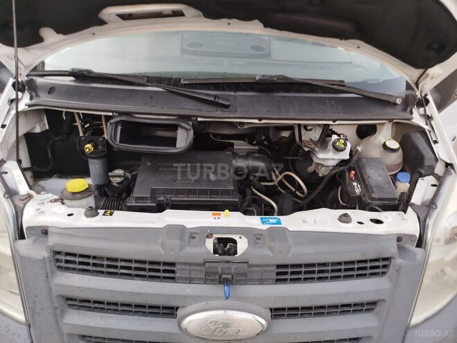 Ford Transit-5