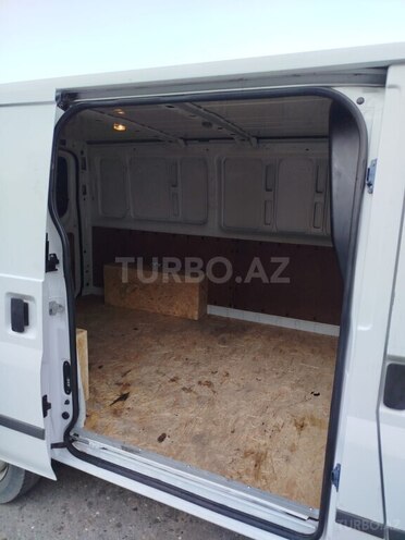 Ford Transit-8