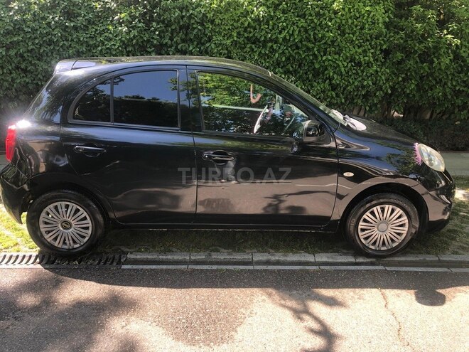 Nissan March-10