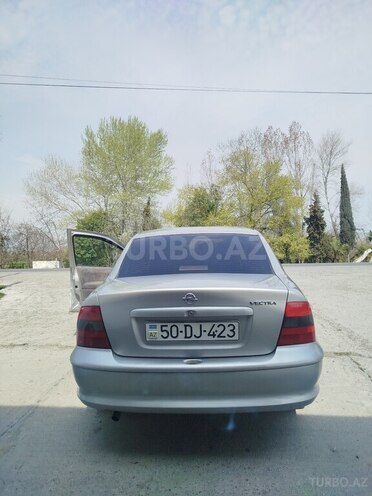 Opel Vectra-5