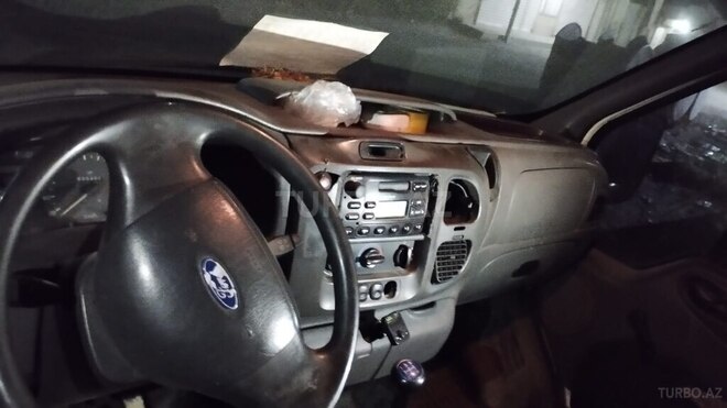 Ford Transit-6